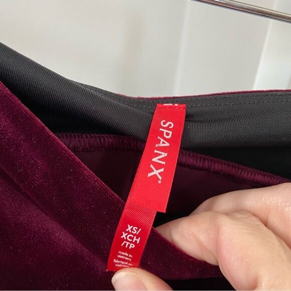 NWT Spanx Velvet Leggings Rich Burgundy size XS - Picture 9 of 14